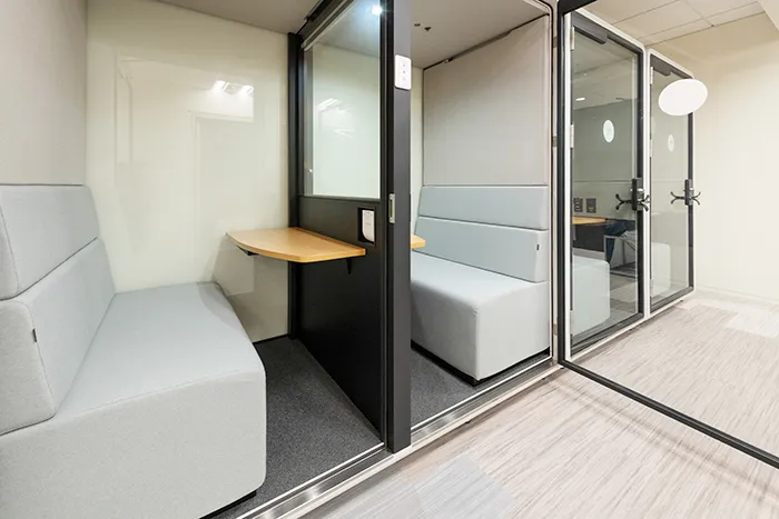 A 1on1 booth