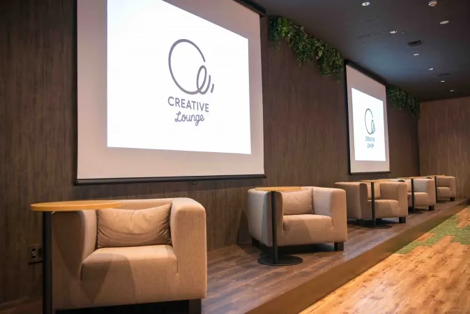 Single-seat sofas, the seminar layout