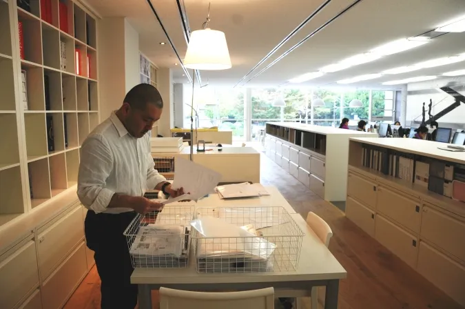 Working with samples at the table