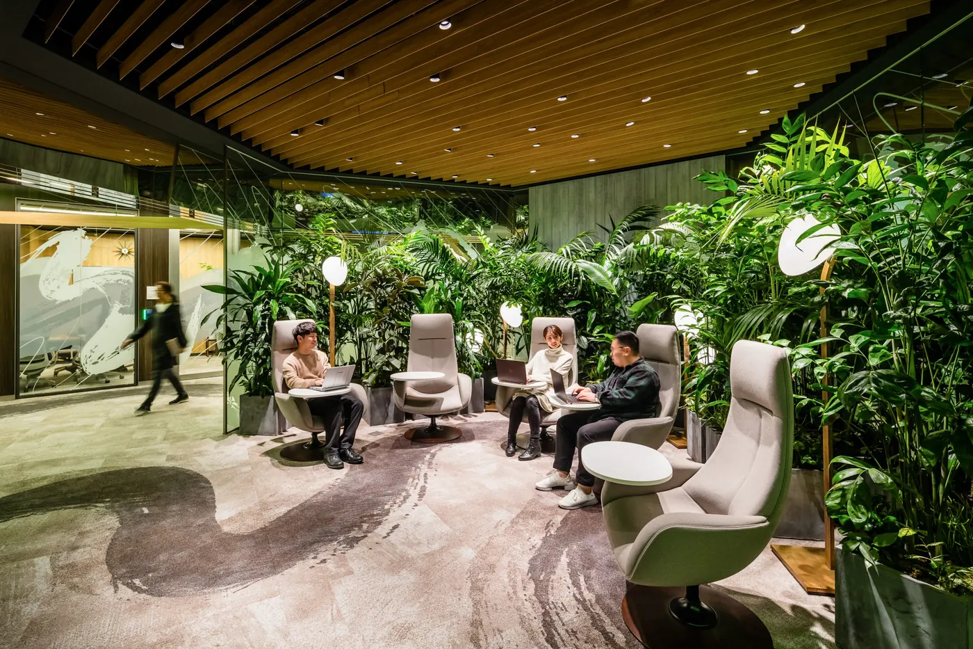 Hexagon Room
