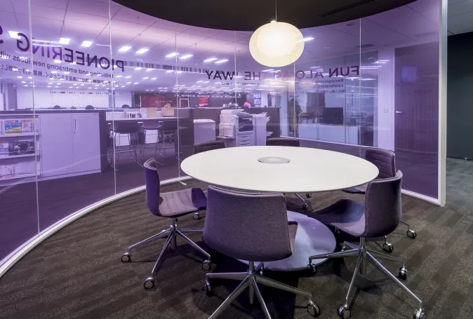 A round meeting room