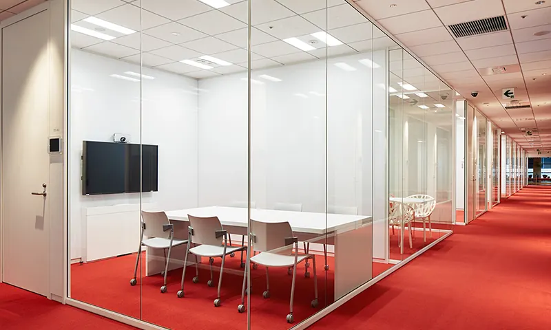 Video conferencing in a meeting room